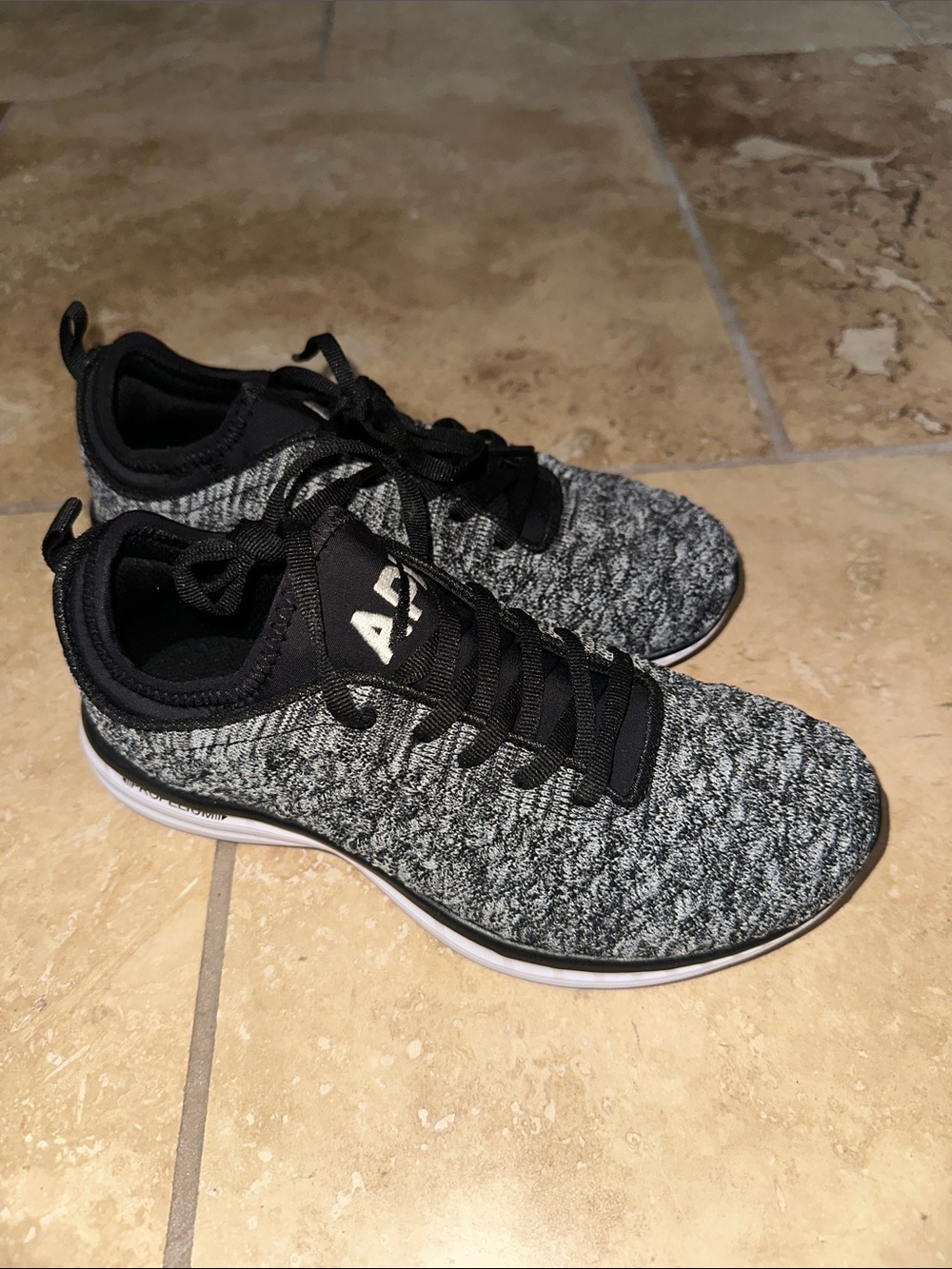Womens APL Knit Athletic Sneakers - Black/Gray techloom phantom